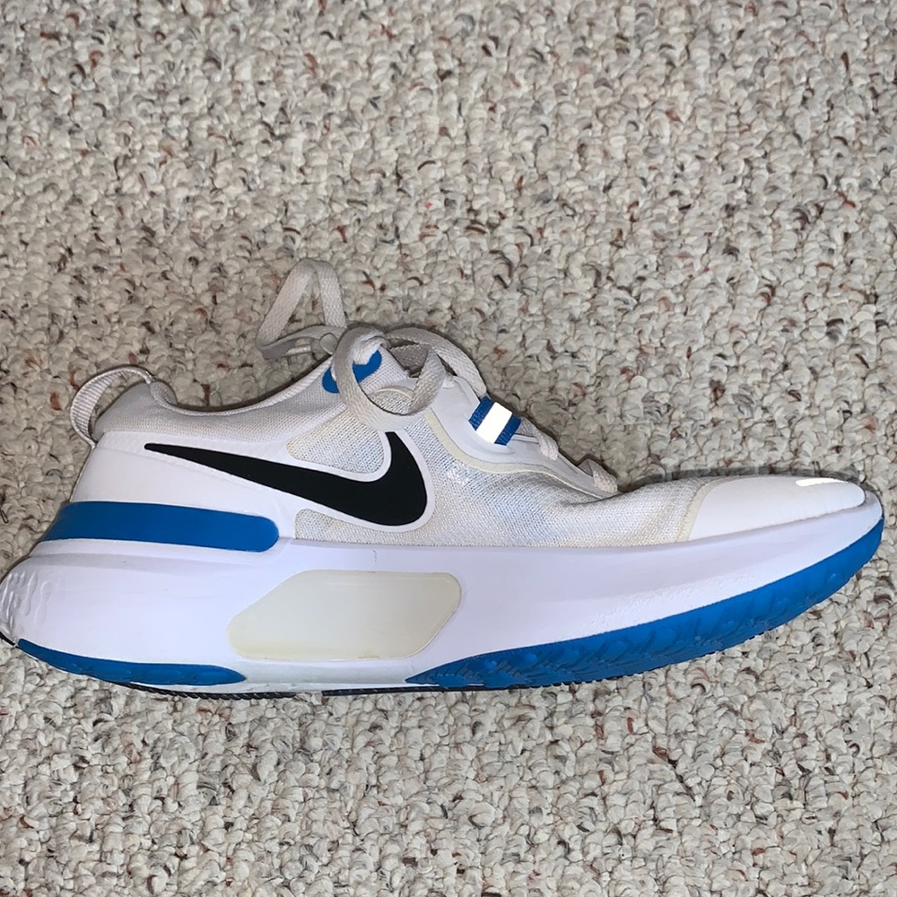 Men’s Nike Miler React Size 9.5 Athletic Sneakers